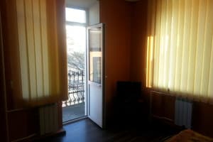 Гостинний двір Апартаменти. Стандарт двомісний  з балконом  в гостьовому будинку 3