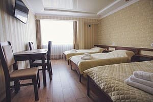 Готель Біля Фонтану. Стандарт тримісний  5