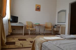 Міні-готель Гостинний Двір. Напівлюкс одномісний з двоспальним ліжком 2