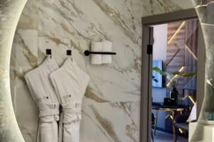 Гостинично-ресторанный комплекс Hide Park. Люкс 4-местный  16