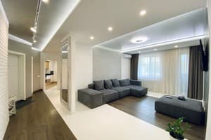 Квартира Трехкомнатная SKY HOUSE. Бесключевой доступ. (Район Подолья)