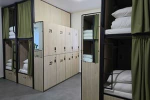 Хостел Trend House Hostel. Місце у чоловічому 18-місному номері  9