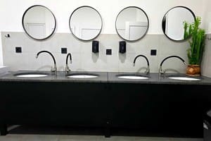 Хостел Trend House Hostel. Місце у чоловічому 18-місному номері  27