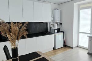 на Миколаївській 6